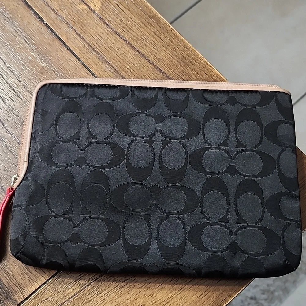 Coach Zipper Pouch - Picture 4 of 7